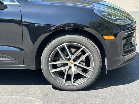 Certified 2026 Porsche Macan AWD/4WD image 9