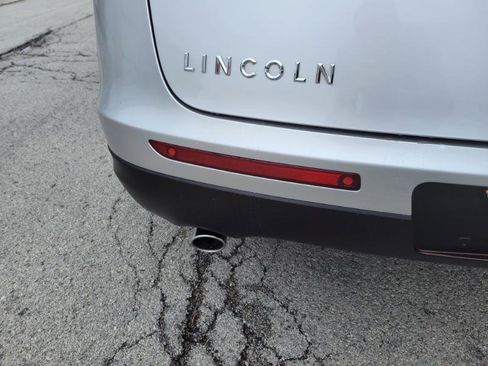 Used 2013 Lincoln MKT AWD image 24