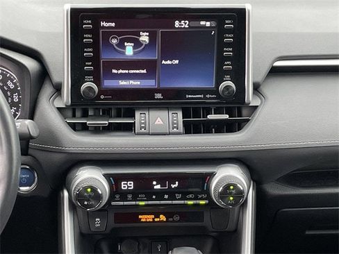 Used 2021 Toyota RAV4 XLE Premium image 16