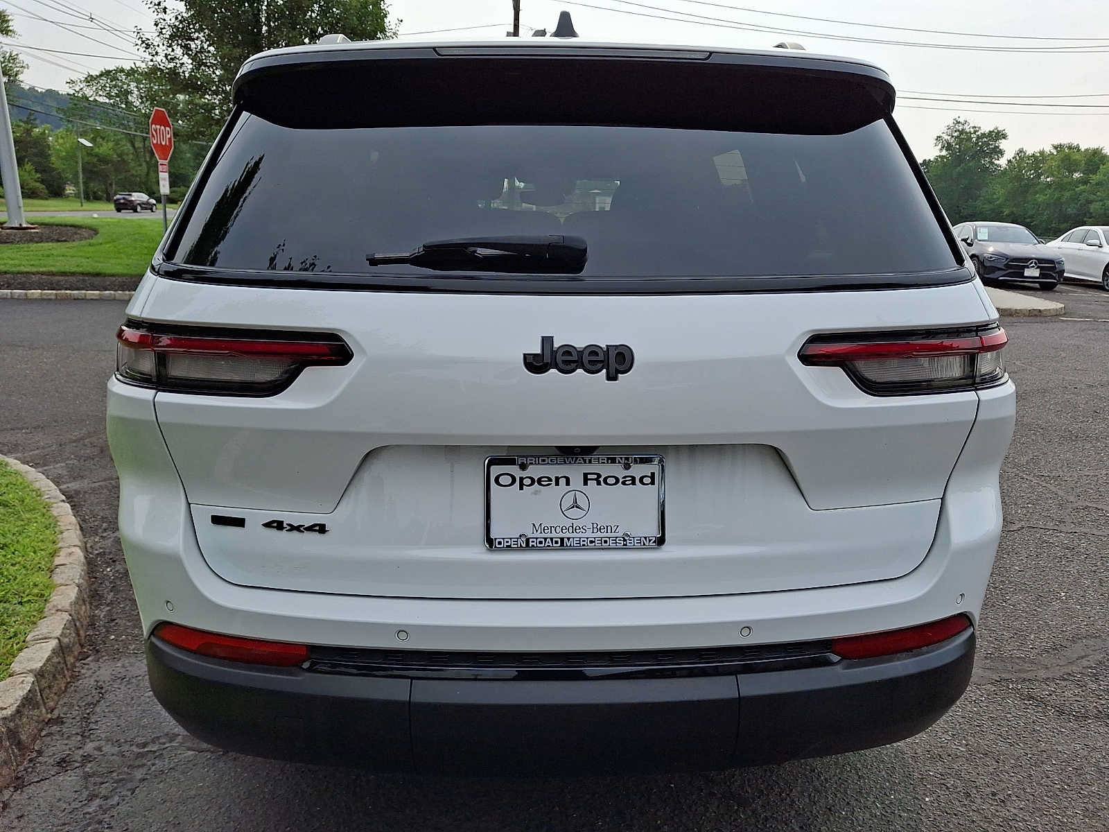 Used 2023 Jeep Grand Cherokee L Laredo AWD/4WD image 5