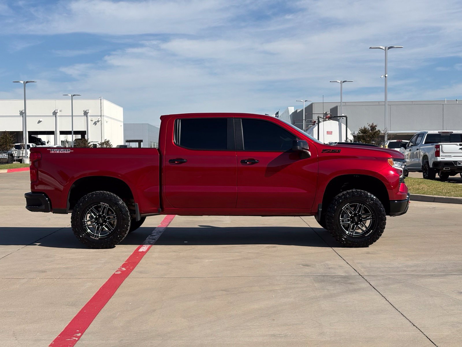 Used 2025 Chevrolet Silverado 1500 LT Trail Boss w/ Convenience Package II AWD/4WD image 8