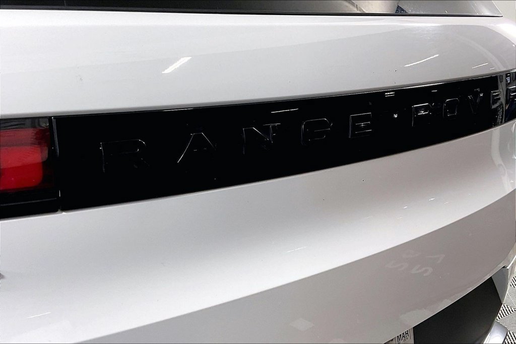 Used 2025 Land Rover Range Rover Sport SE AWD/4WD image 7