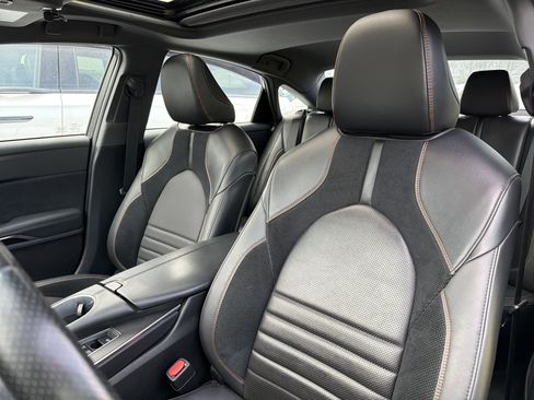 Used 2019 Toyota Avalon XSE w/ All Weather Liner Package image 8