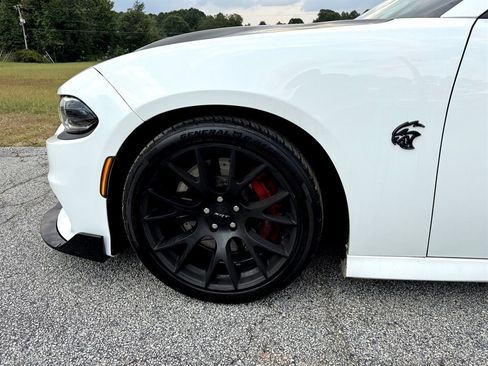 Used 2016 Dodge Charger SRT Hellcat w/ Harman/Kardon Audio Group image 15