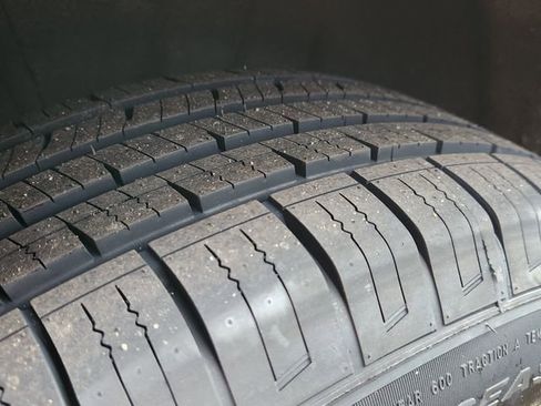 Used 2024 Chevrolet Blazer LT w/ Convenience Package image 9