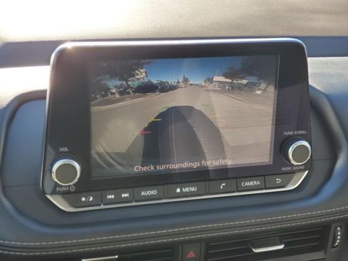 Used 2022 Nissan Rogue S image 28