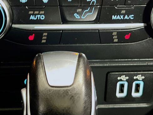 Used 2019 Ford EcoSport SE image 25