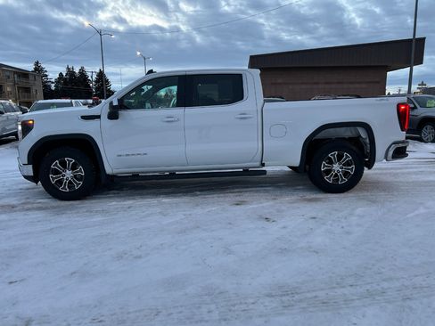 Used 2023 GMC Sierra 1500 SLE image 2
