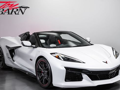 Used 2023 Chevrolet Corvette Z06 RWD image 7