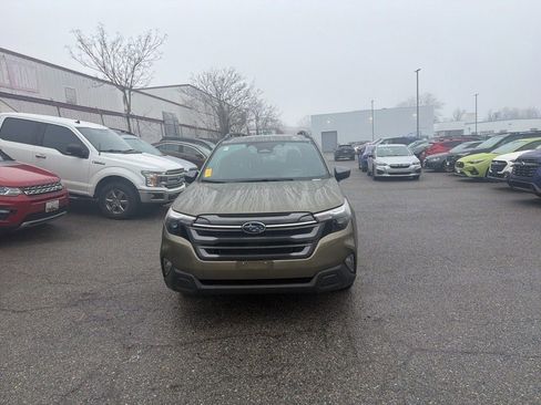 Used 2025 Subaru Forester Premium image 16