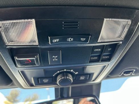 Used 2021 Toyota Tacoma TRD Off-Road w/ TRD Premium Off Road Package AWD/4WD image 23