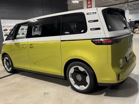 New 2025 Volkswagen ID. Buzz Pro S Plus image 38