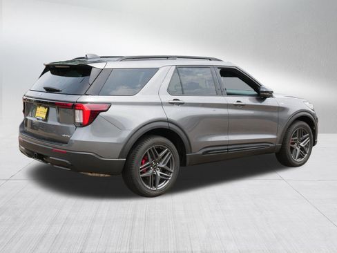 Used 2025 Ford Explorer ST-Line w/ Premium Package AWD/4WD image 7