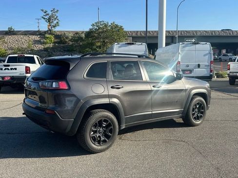Used 2022 Jeep Cherokee Latitude AWD/4WD image 8