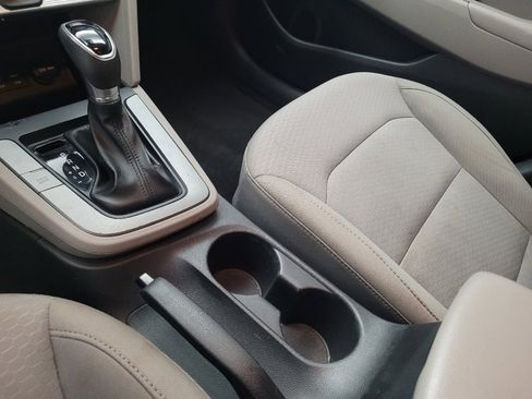 Used 2019 Hyundai Elantra SE image 26