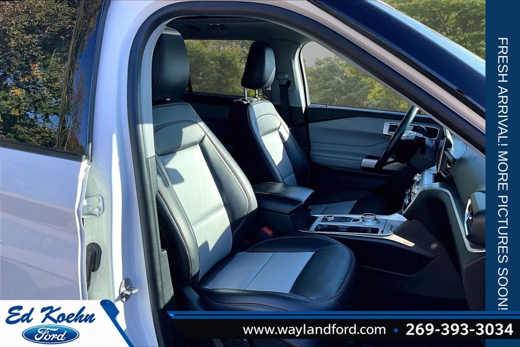 Certified 2022 Ford Explorer XLT w/ Equipment Group 202A AWD/4WD image 7