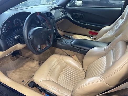Used 2001 Chevrolet Corvette w/ Preferred Equipment Group2 image 5