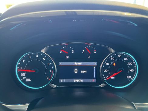 Used 2023 Chevrolet Traverse LT AWD/4WD image 19