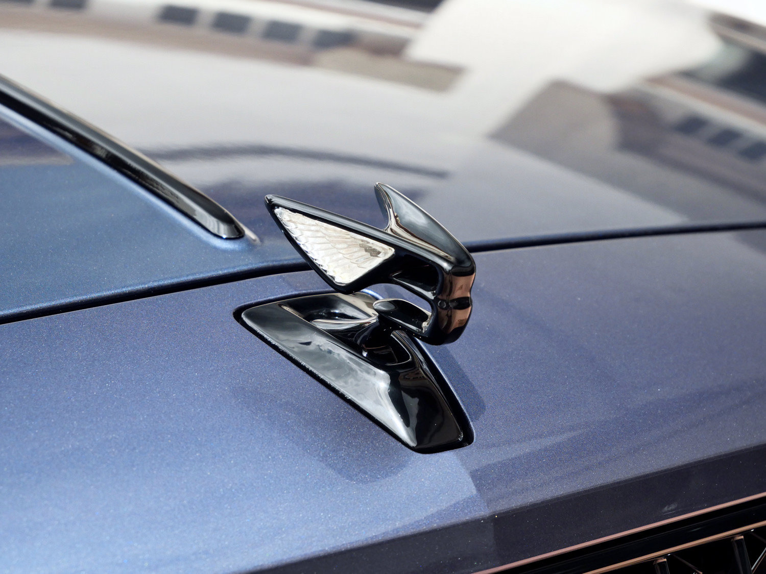Used 2023 Bentley Flying Spur Azure AWD/4WD image 9