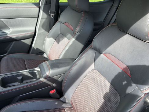 Used 2025 Nissan Kicks SR FWD image 27