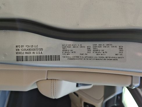 Certified 2025 Jeep Grand Cherokee L Limited w/ Trailer Tow Package image 31