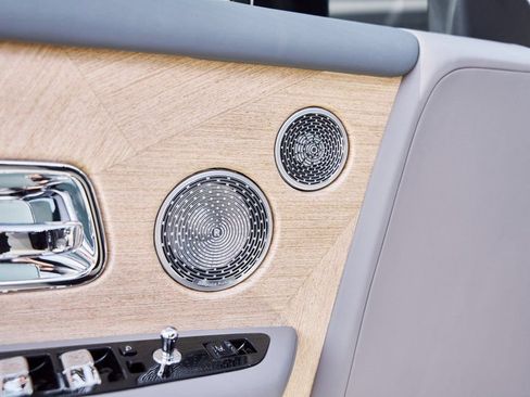 Used 2025 Rolls-Royce Phantom Sedan RWD image 39