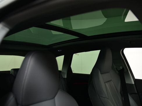 Certified 2025 Audi Q5 Prestige image 12