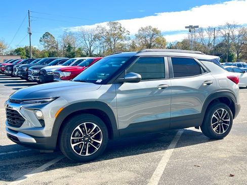 Used 2025 Chevrolet TrailBlazer LT image 10
