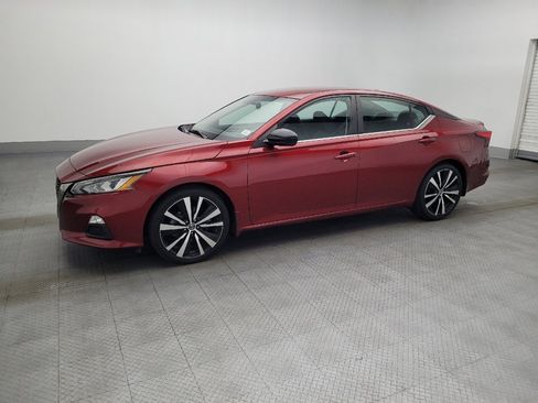 Used 2019 Nissan Altima 2.5 SR image 2