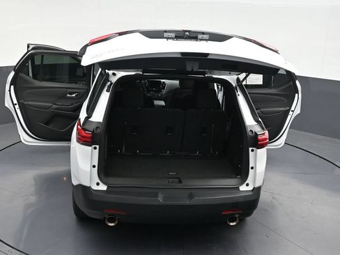 Used 2024 Chevrolet Traverse LT FWD image 37