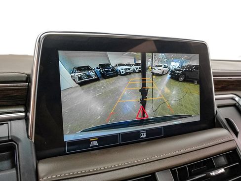 Used 2021 Chevrolet Suburban Z71 AWD/4WD image 19
