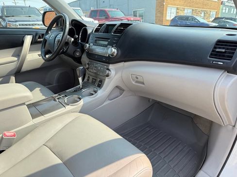 Used 2010 Toyota Highlander SE AWD/4WD image 26