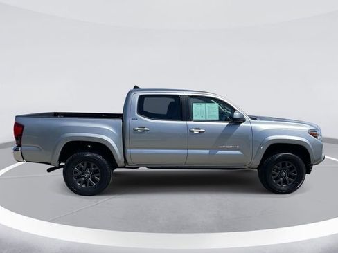 Used 2023 Toyota Tacoma SR5 RWD image 4