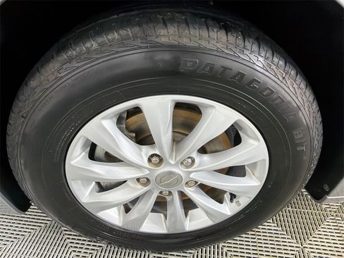 Used 2018 Chrysler Pacifica Touring-L image 11