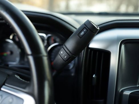 Used 2019 GMC Sierra 1500 SLE w/ SLE Value Package image 19