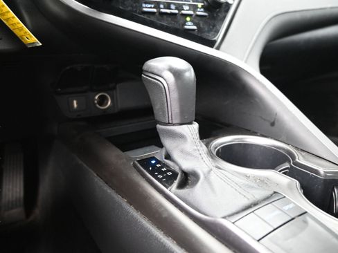 Used 2024 Toyota Camry SE image 31