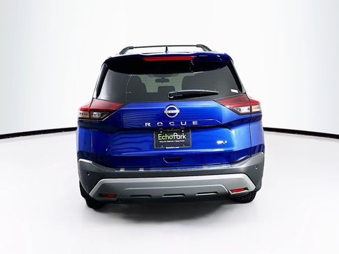 Used 2022 Nissan Rogue SV w/ SV Premium Package image 7