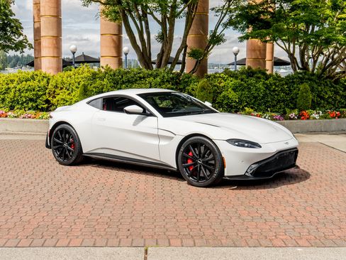 Used 2020 Aston Martin V8 Vantage Coupe RWD image 43