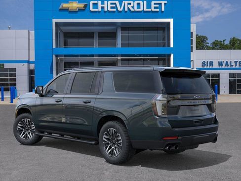 New 2026 Chevrolet Suburban Z71 image 3