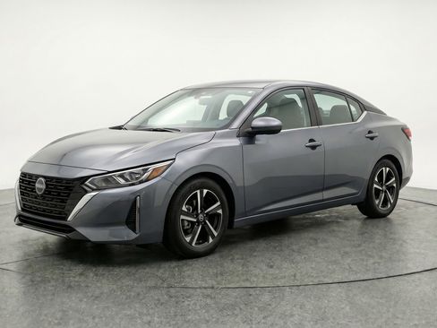 Used 2025 Nissan Sentra SV image 3
