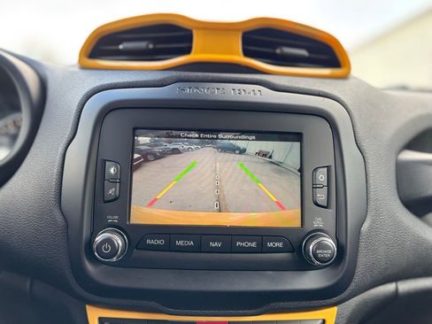 Used 2015 Jeep Renegade Latitude w/ Popular Equipment Group image 24