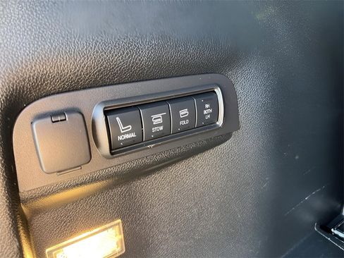 Used 2019 Ford Explorer Limited w/ Ford Safe & Smart Package image 18
