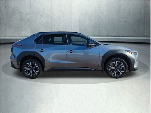 Used 2025 Subaru Solterra Premium image 7