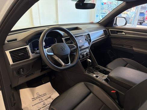 Used 2023 Volkswagen Atlas Cross Sport SE image 36
