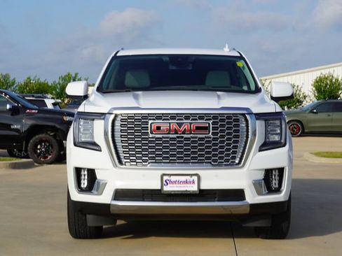 Used 2023 GMC Yukon Denali w/ Max Trailering Package AWD/4WD image 2