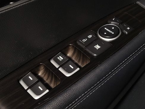 Used 2019 Kia Sorento L FWD image 27