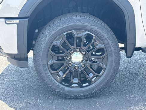 New 2026 GMC Sierra 2500 AT4 w/ AT4 Premium Plus Package AWD/4WD image 12