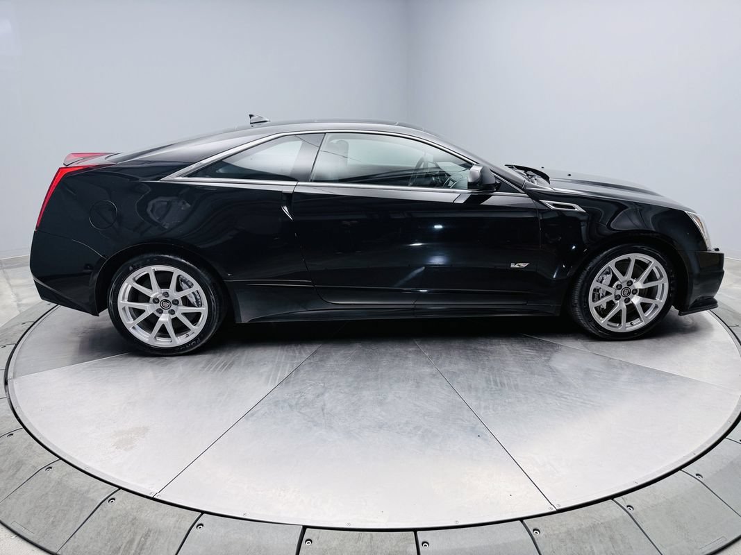 Used 2014 Cadillac CTS V w/ Sport Blue Interior Package RWD image 4