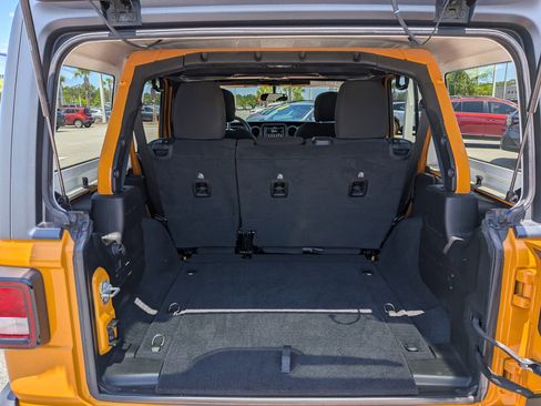 Used 2021 Jeep Wrangler Unlimited Sport image 13