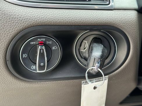 Certified 2018 Porsche Macan AWD/4WD image 26